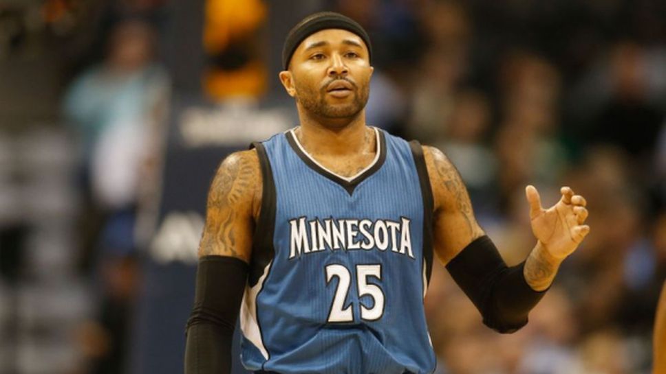 “Стършелите” взеха Мо Уилямс