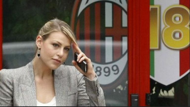 Барбара Берлускони съпровожда Милан при "Звездичка" ?