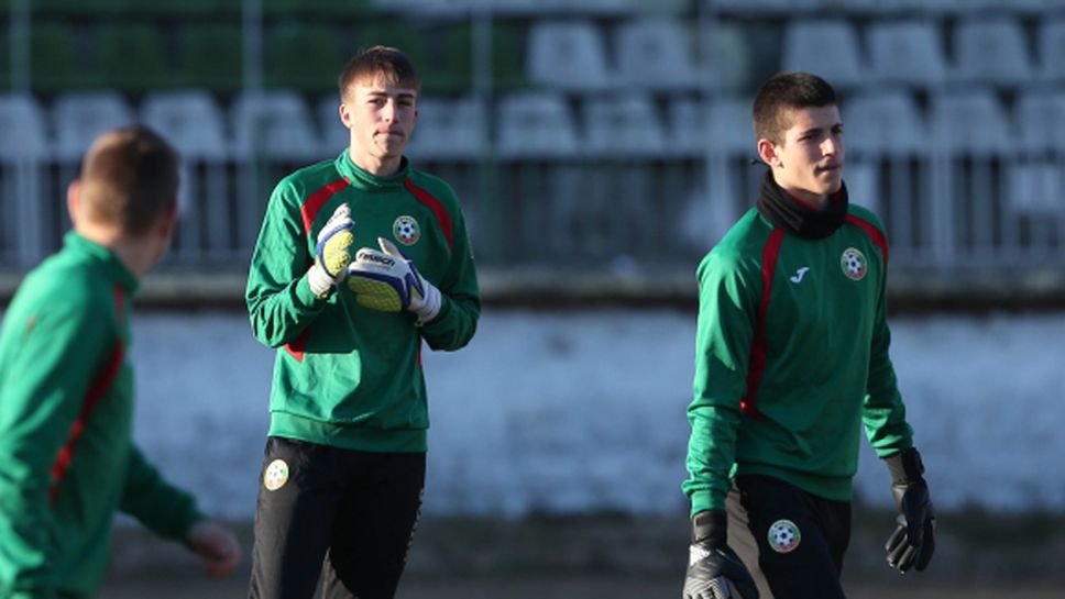 Юношите на лагер в Брестник