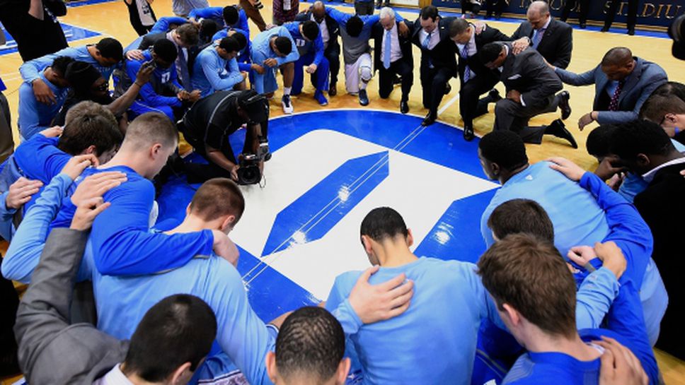 Дюк и Северна Каролина почетоха легендата Дийн Смит (видео)