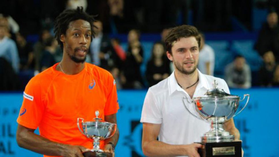 Симон с исторически триумф в Марсилия