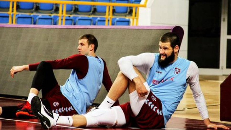Калоян Иванов и Трабзонспор са на 1/4-финал в Европа