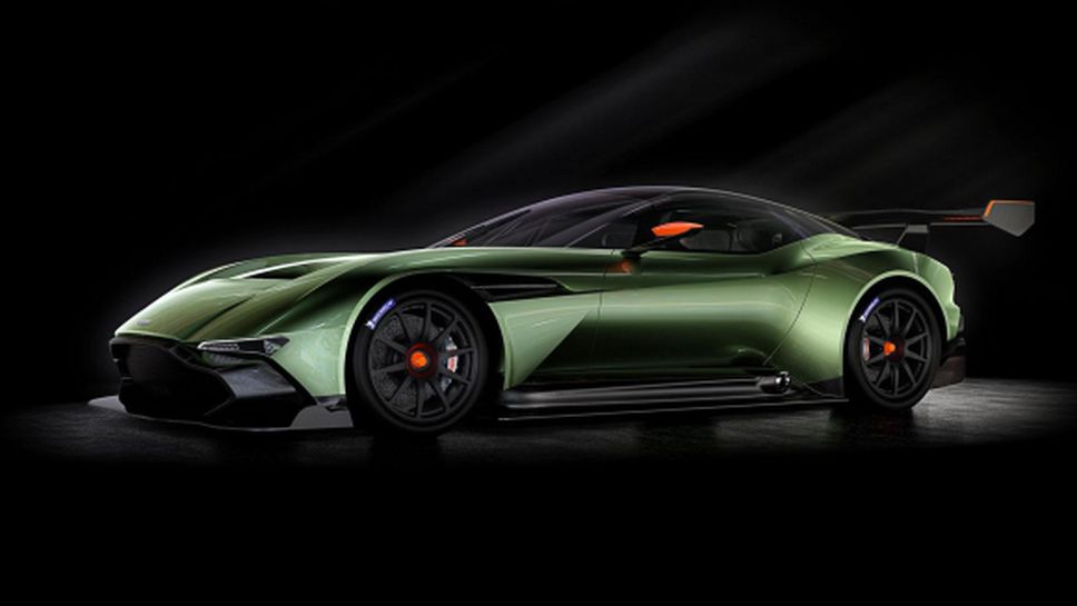 Aston Martin показаха пистовия си Vulcan (Видео)