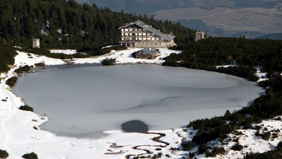 Скиори и сноубордисти - любители се събират край "Безбог" за "Линията на Боговете"