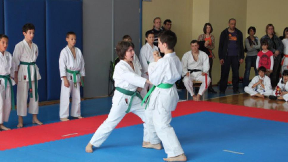 Новите шампиони на България по карате ще бъдат определени в Албена