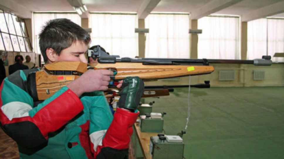 Самуил Донков завърши 17-и на 10 метра пистолет