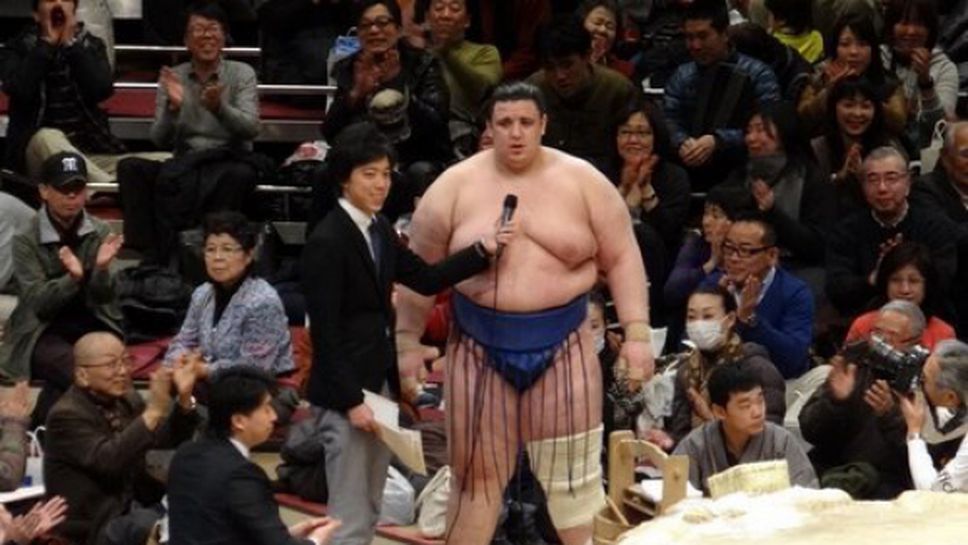 Аоияма стартира с победа на големия пролетен турнир в Осака