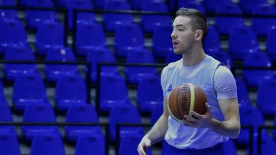 Божидар Аврамов с 12 точки за победа на Асесофт