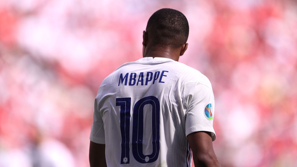 Мбапе няма гол от фал в кариерата си, но ще изпълнява за Франция