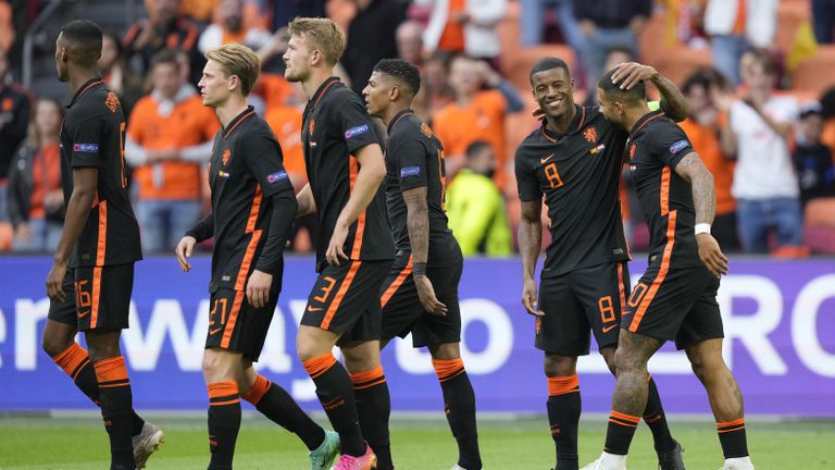 Нидерландия отбеляза три гола в изпращането на Горан Пандев