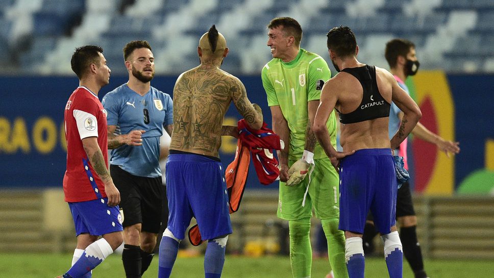 Автогол на Видал спря Чили срещу Уругвай