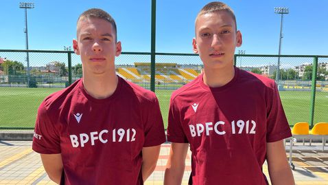  Ботев (Пловдив) подписа с обещаващи гении 