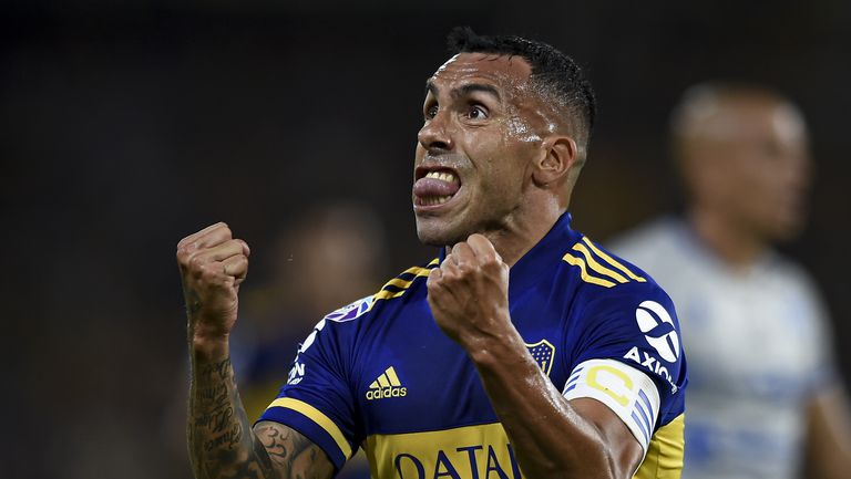 Бившият нападател на Аржентина Карлос Тевес стана старши треньор на