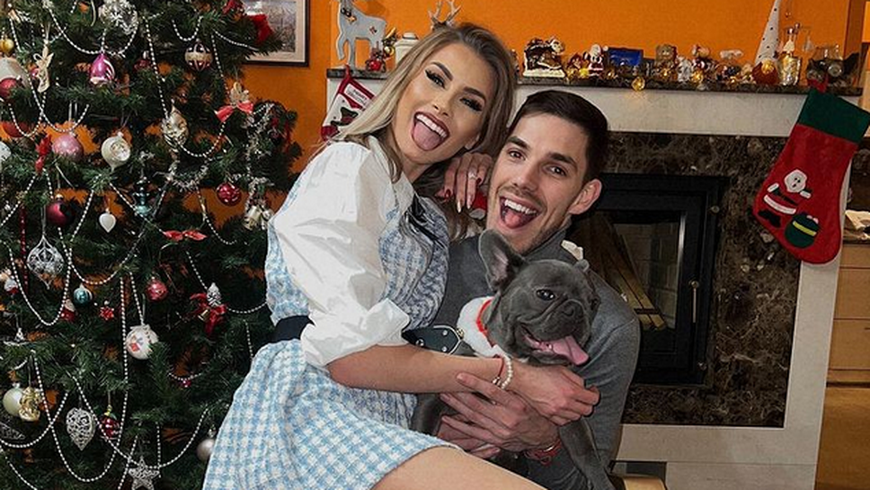 Половинката на Сеганов го дари със страстна целувка (снимка)