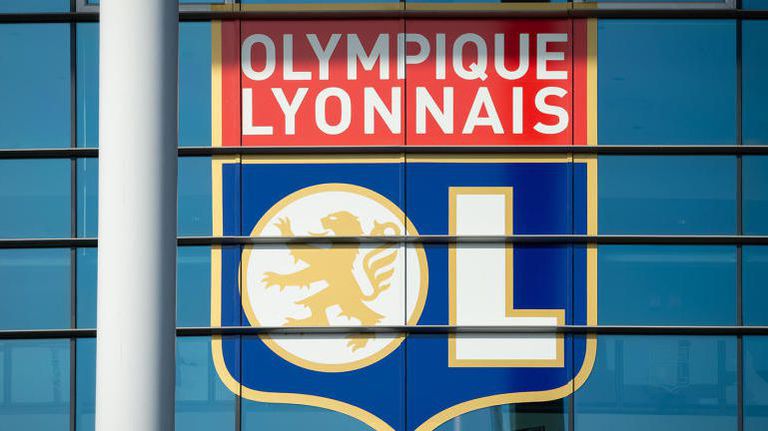 Френският елитен Олимпик Лион потвърди че се водят преговори с