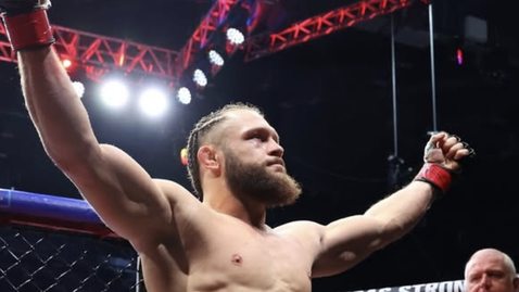 Рафаел Физиев се върна към победите на UFC Баку