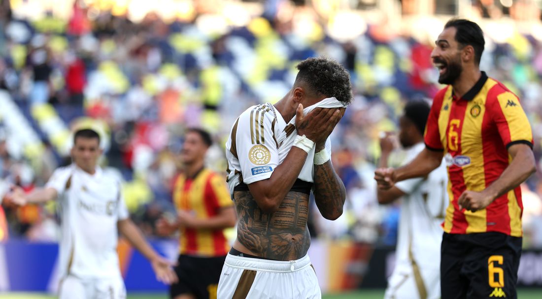 Африканци разплакаха Жиру и Лорис