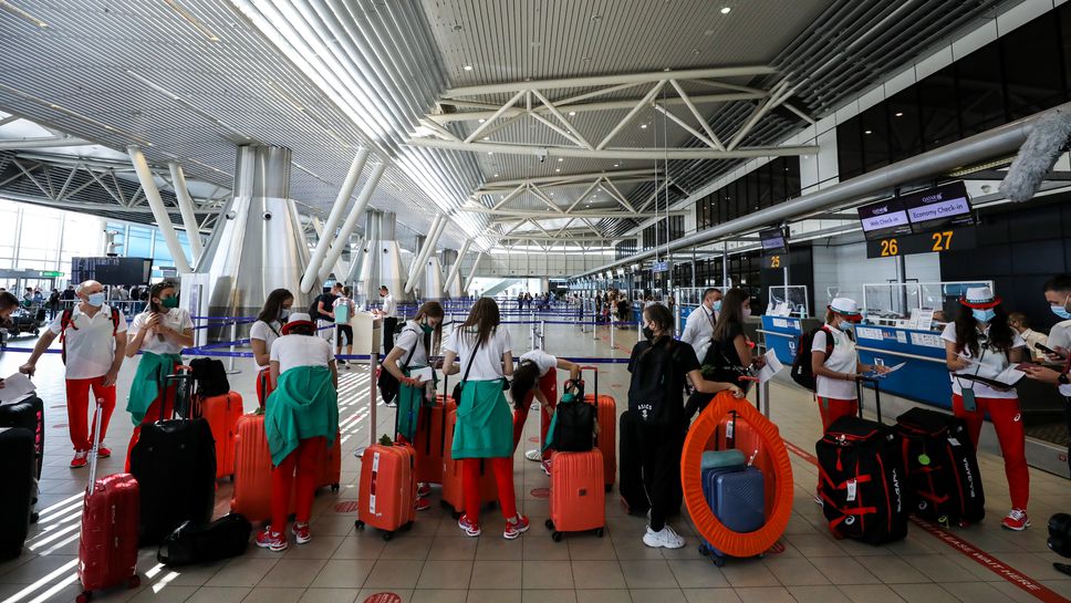 Момичетата от художествената гимнастика заминават за Токио