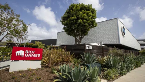 Riot изгони много клубове от VALORANT