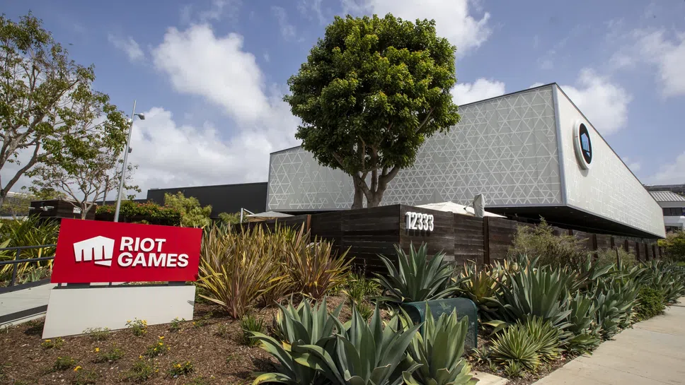 Riot изгони много клубове от VALORANT