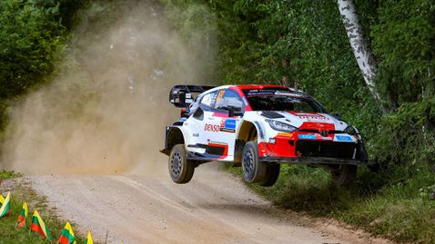 Рованпера излезе начело в рали „Естония”