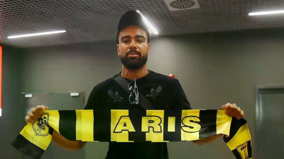 Сундберг вече е в Гърция за подпис с Арис