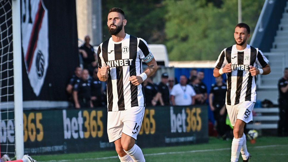 Димитър Илиев с проблем в коляното, може да се подложи на лека операция