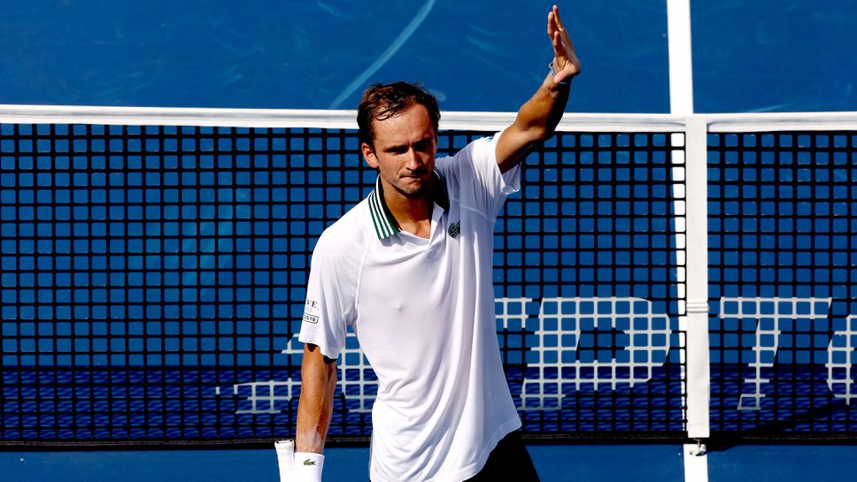 Медведев продължи силната си серия в Синсинати