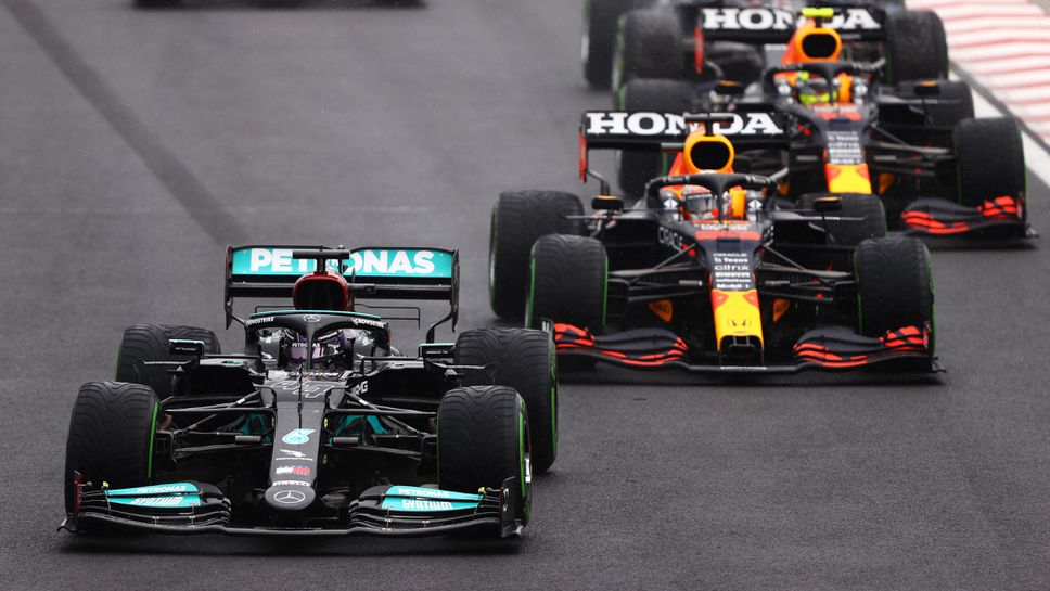 „Войната“ между Ред Бул и Мерцедес е само на пистата