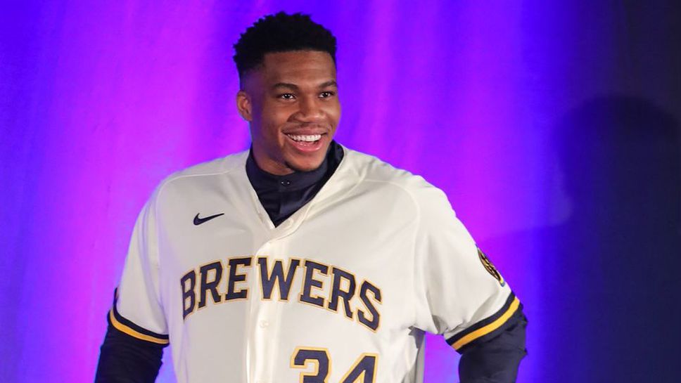 Янис стана акционер в бейзболен клуб