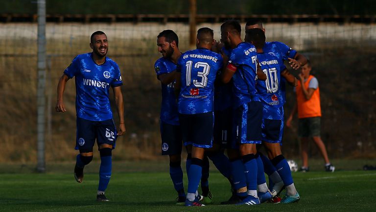 Черноморец Бургас обяви че се събира за първа тренировка през