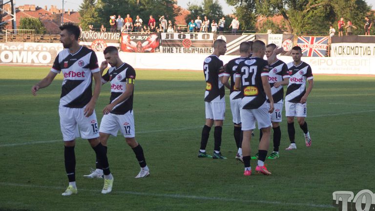 0 Копирано Двама млади футболисти се завърнаха в Локомотив Горна