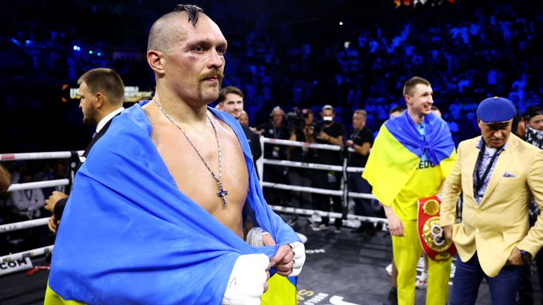 Украинският боксьор Олександър Усик, който държи световните титли в четири