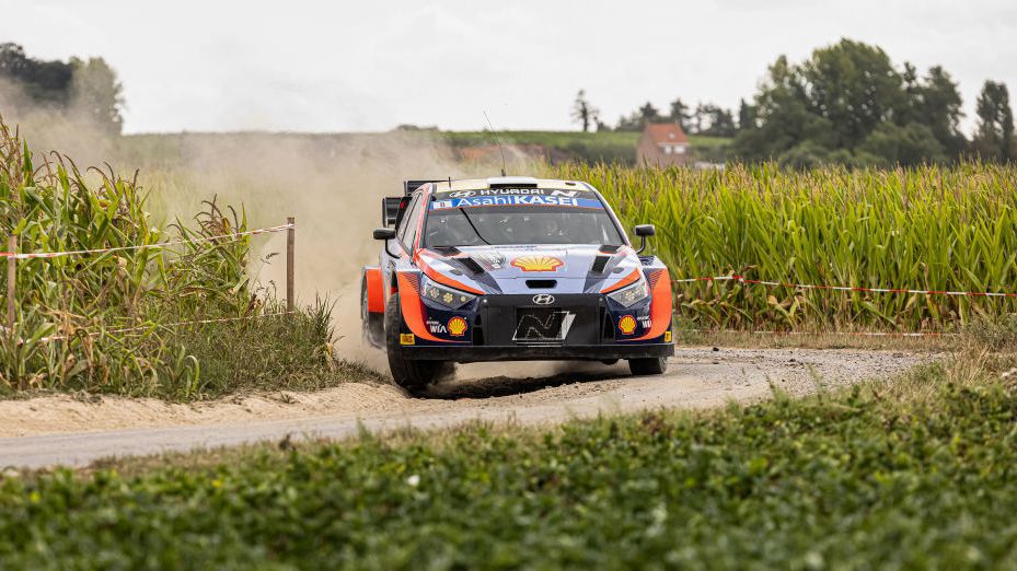 Танак се поздрави с втора поредна победа, Рованпера спечели пауърстейджа