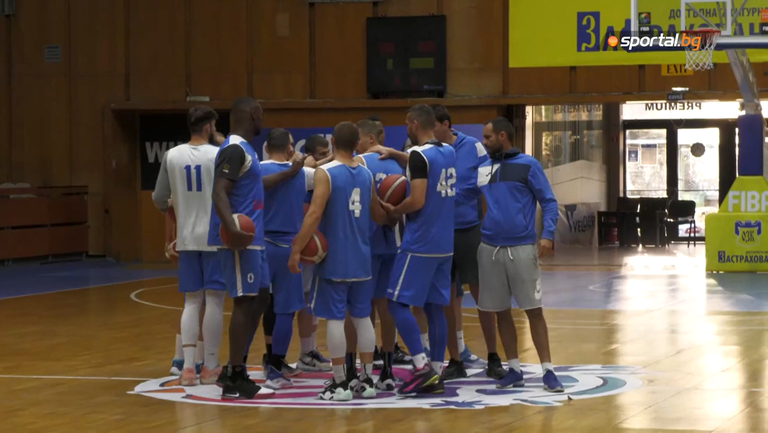 Баскетболният отбор на Левски продължава подготовката си за началото на