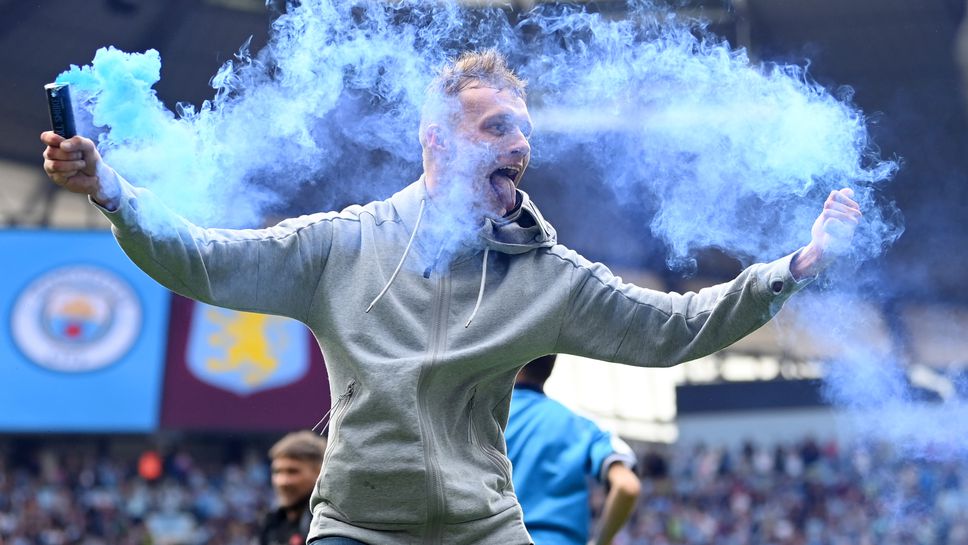 В Премиър лийг се заеха сериозно с факлите и нахлуванията на терена