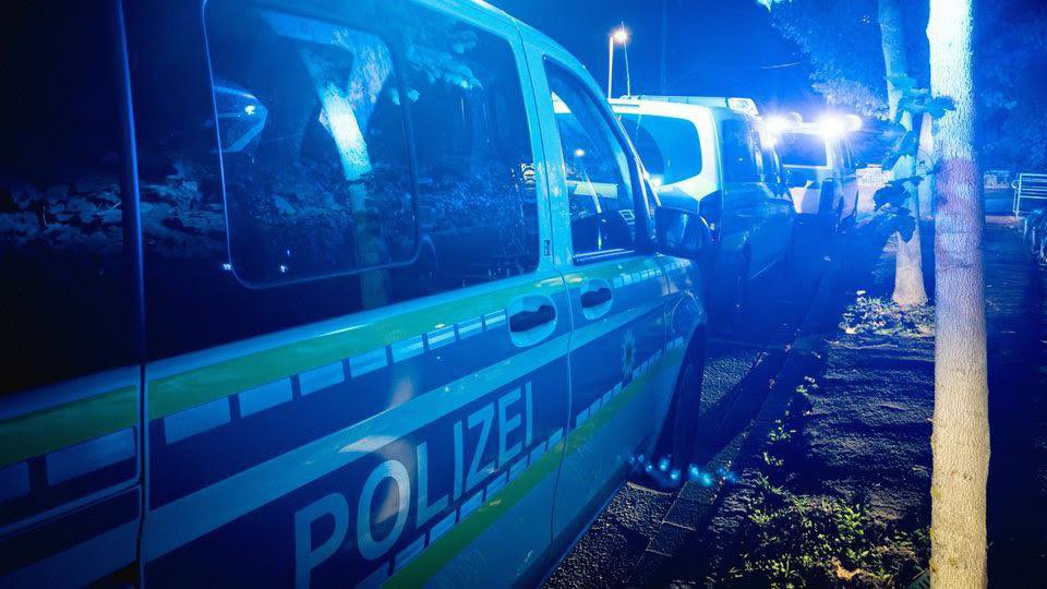 Триста ултраси на Шалке нападнаха фенове на Борусия (Д) и Кьолн