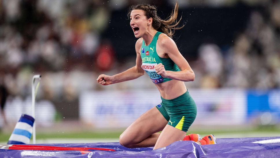 Олислагерс, Маршал и Хъл повеждат Австралия на Световното в зала