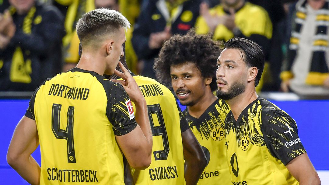 Адейеми отново залепи Борусия (Д) за Байерн