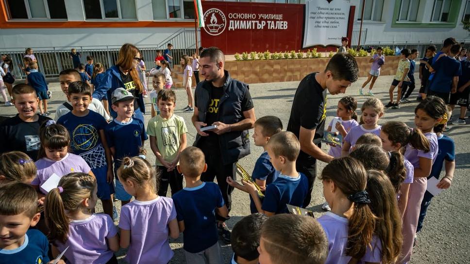 Димитър Тонев и Станислав Шопов зарадваха малките ботевисти
