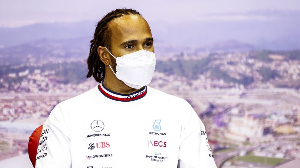 Хамилтън „може да преживее“ загубата на точки след наказанието в Турция