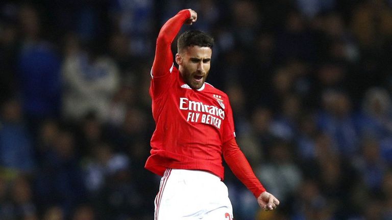 Бенфика надви с 1 0 като гост Порто в голямото дерби