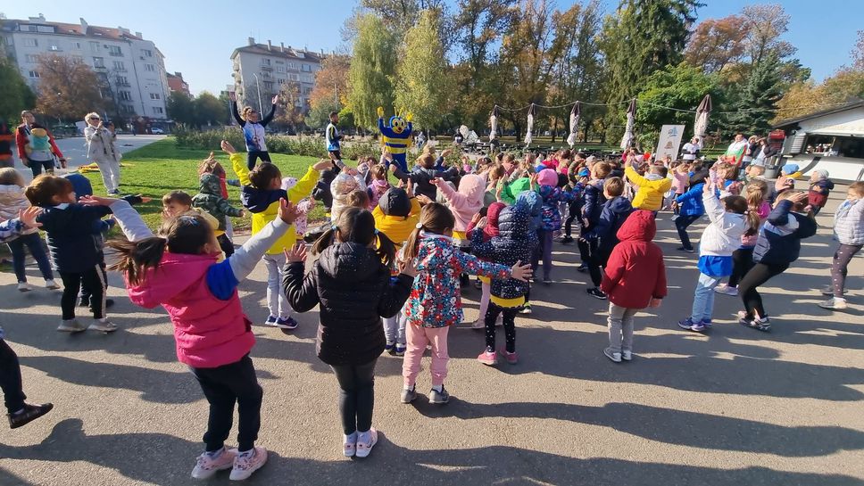 Детски спортен празник “Мама, татко и аз” се проведе в София