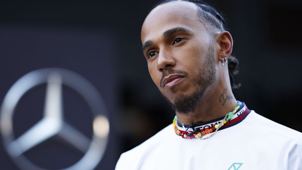 Хамилтън нарочно бави новия си договор?