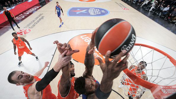 Отборът на Дубай Баскетбол надделя при домакинството си на литовския