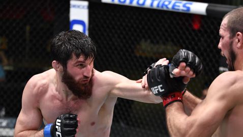 Скандален край на битката между Уокър и Анкалаев