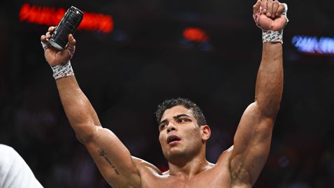 Паоло Коста се сби с мъж от публиката на UFC 294