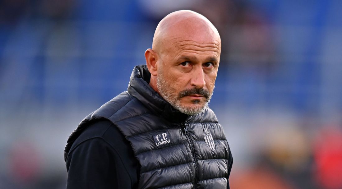 Приеха в болница треньора на Болоня