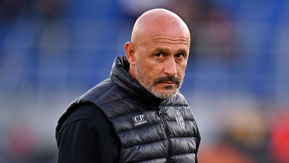 Приеха в болница треньора на Болоня