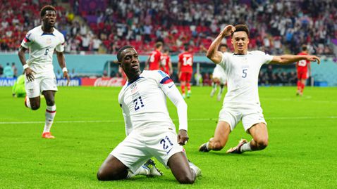  Пеле поздрави Тимъти Уеа за гола му против Уелс 